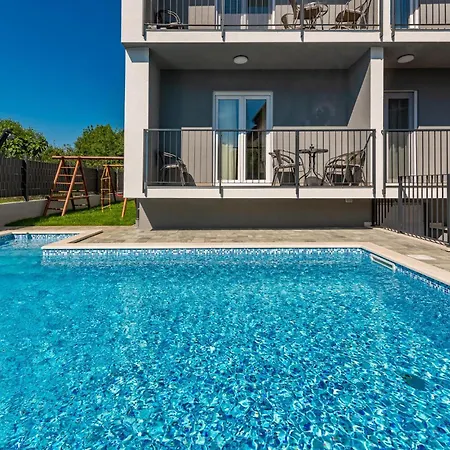 Apartman Lovely Apartment In Zadar