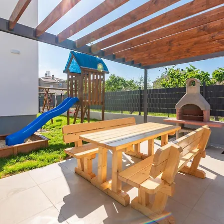 Lovely Apartment In Zadar *
