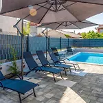 Lovely Apartment In Zadar * Задар