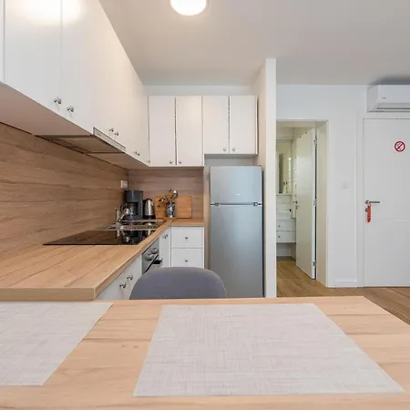 Stunning In With Wifi דירה