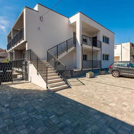 Lovely Apartment In Zadar