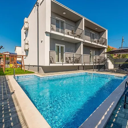 Stunning In With Wifi דירה